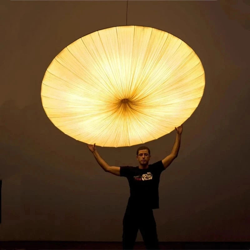 Grande suspension plate en tissu plissé