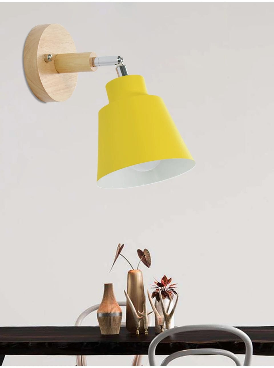 JAUNE / EUROPE Applique murale avec interrupteur et prise