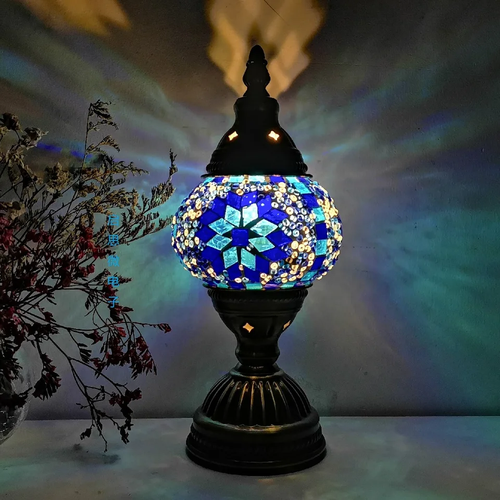 Lampe à poser boule mosaïque turque en bleu