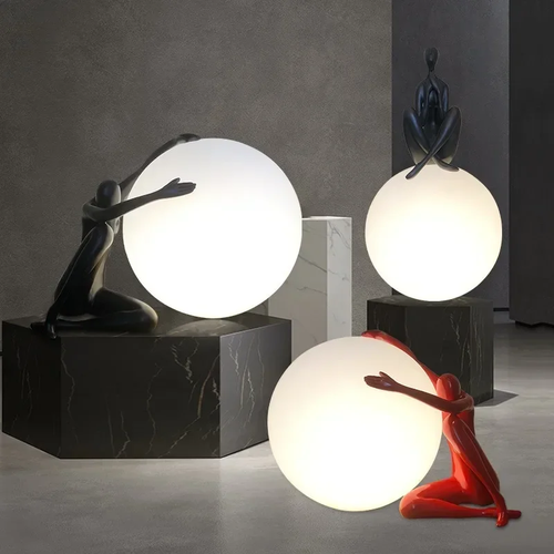 Lampe à poser boule avec sculpture design italien en duo rouge et noir