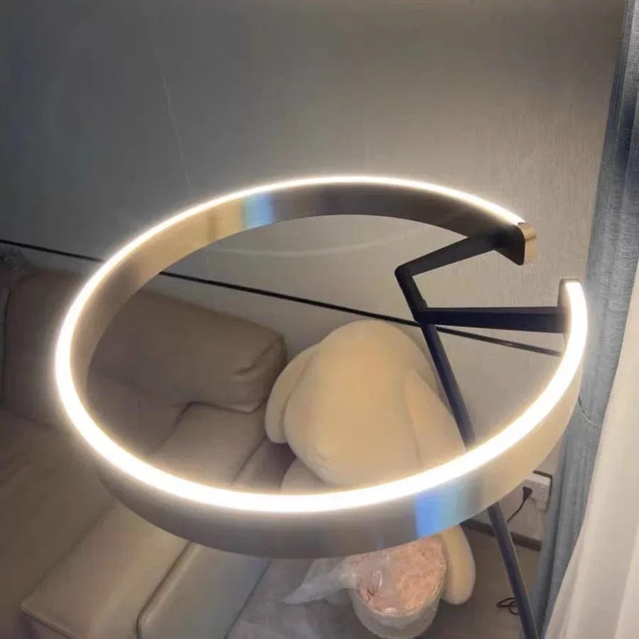 Lampe anneau sur pied