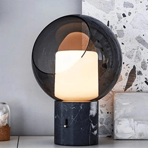 Lampe boule en verre à poser