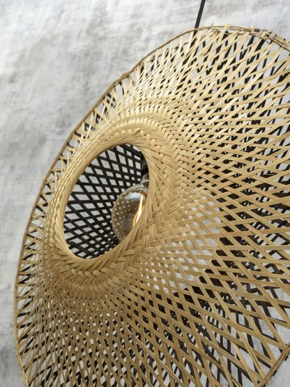 Lampe Suspendue "Kalimantan Vertical dia L" de Good & Mojo