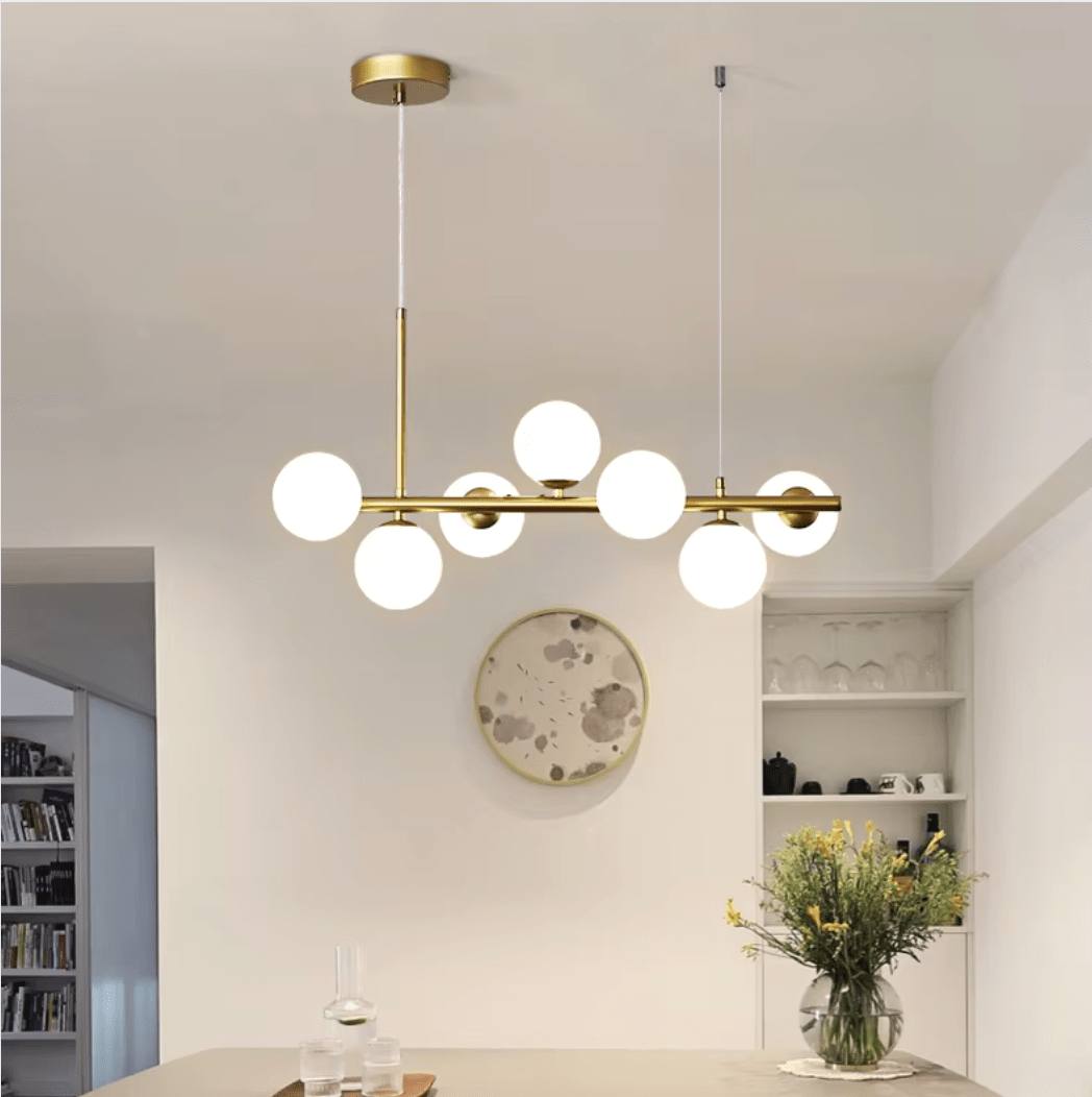 7 BOULES - LARGEUR 65 x HAUTEUR124cm / BLANC / DORÉ Lustre boule en verre