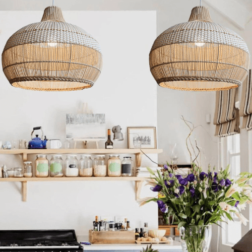 Lustre en bois blanc