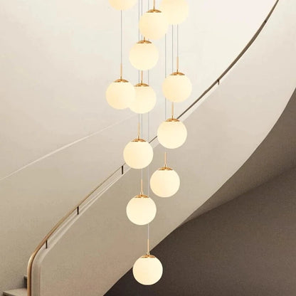 Lustre plafond haut boule opaline en cascade
