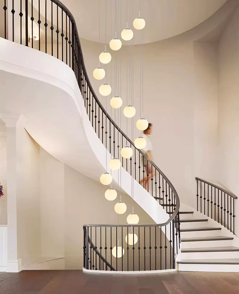 Lustre plafond haut boule opaline en cascade