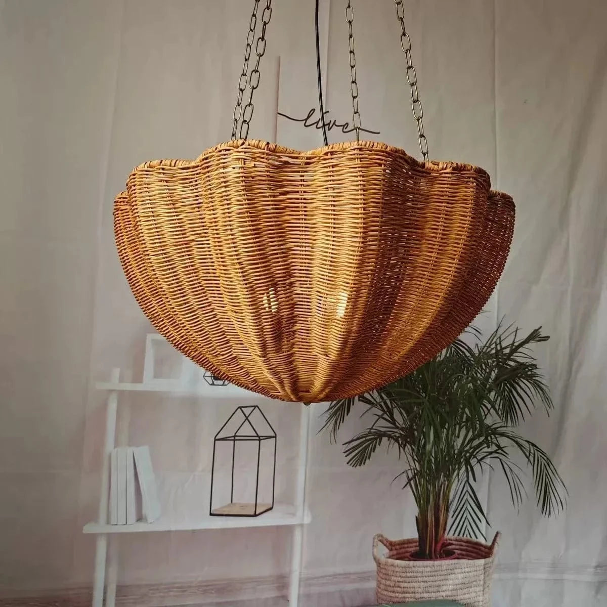 Suspension en rotin inversée