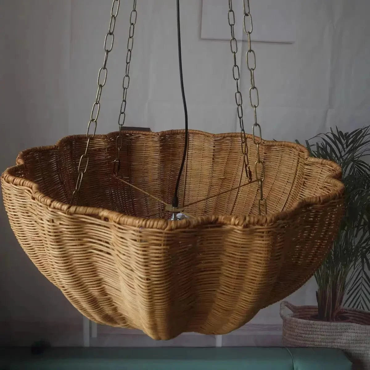 Suspension en rotin inversée