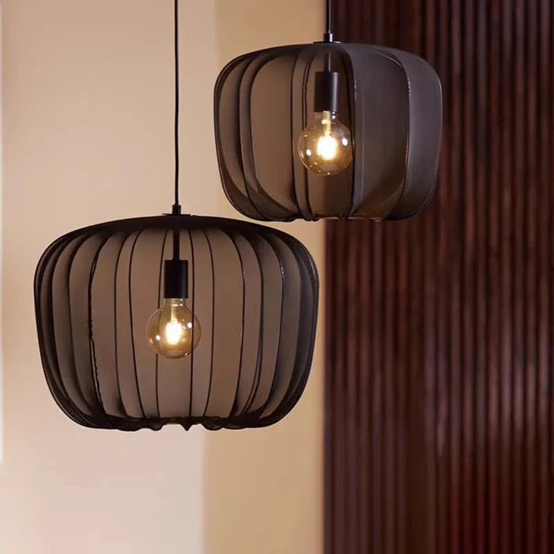 Suspension en tissu très fin