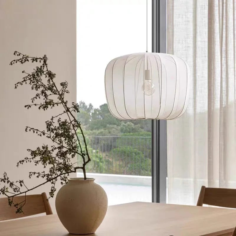 Suspension en tissu très fin