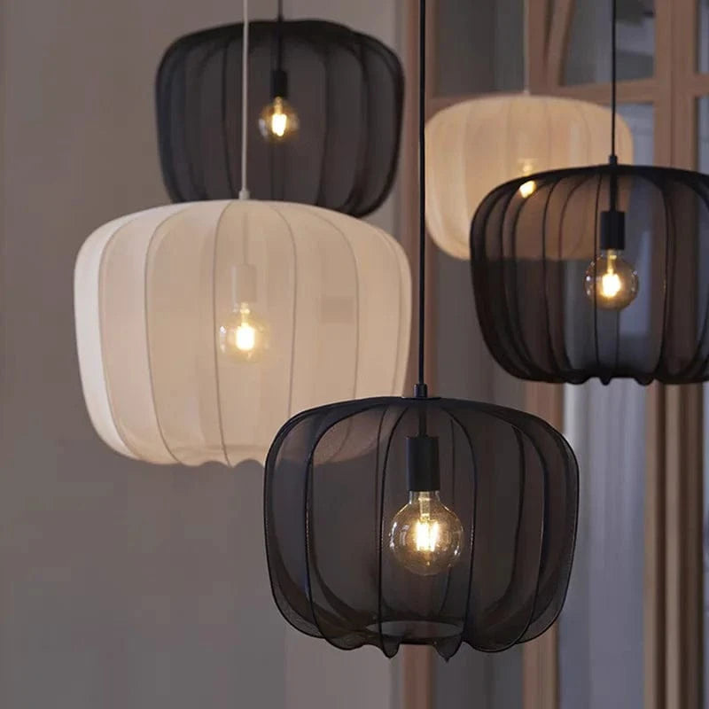 Suspension en tissu très fin