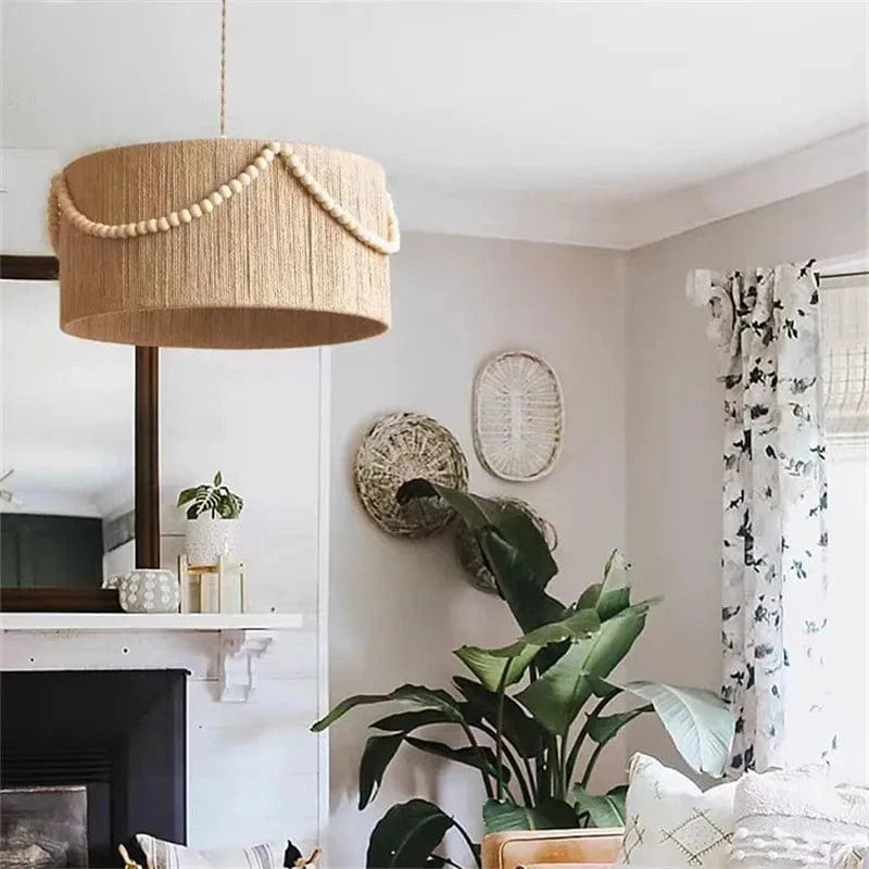 Suspension fibre naturelle ornée de perle en bois