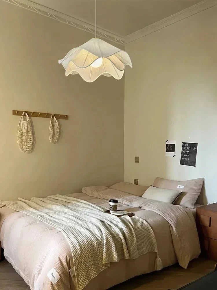 Suspension fleur blanche