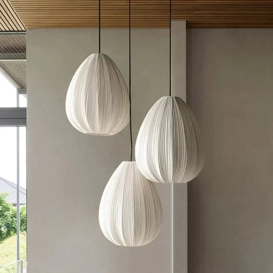 Suspensions en tissu plissé